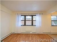 61-36 233rd St unit 23, Oakland Gardens, NY 11364 - photo 6