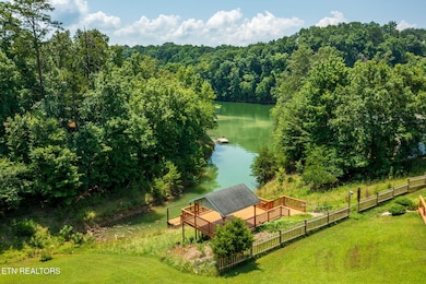 922 Campfire Point, Dandridge, TN 37725 - photo 3