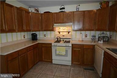 9117 Sovereign Way, Fredericksburg, VA 22408 - photo 4