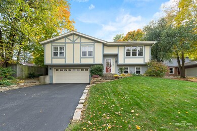 827 Greenwood Ct, Batavia, IL 60510 - photo 2