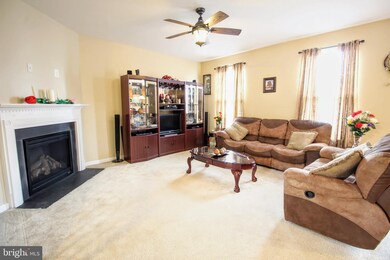 18474 Quantico Gateway Dr, Triangle, VA 22172 - photo 5