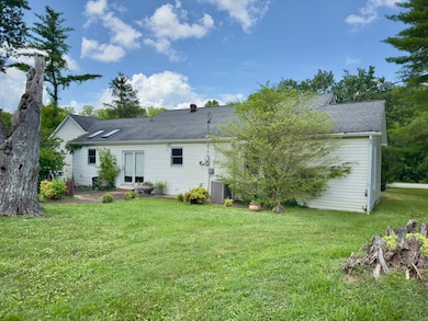 113 Bluff Springs Rd, McMinnville, TN 37110 - photo 3