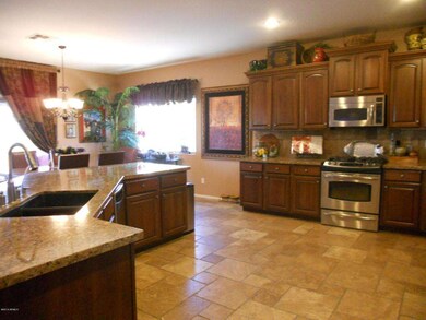 Pic 4 Kitchen