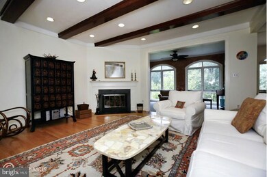 9474 Turnberry Dr, Potomac, MD 20854 - photo 5