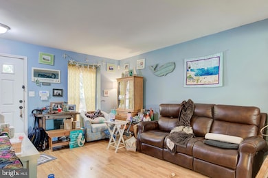 1839 Tiger Lily Cir, Woodbridge, VA 22192 - photo 3