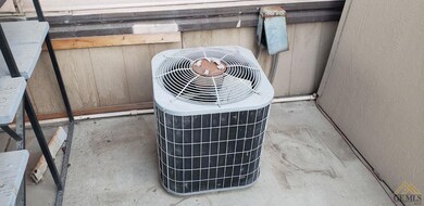 1601 Poso Dr unit 20, Wasco, CA 93280 - photo 6