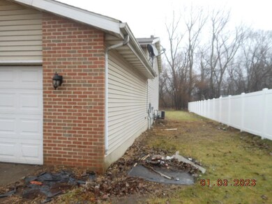 1731 Westfield Ct, Griffith, IN 46319 - photo 2