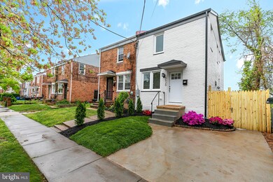 5520 B St SE, Washington, DC 20019 - photo 2