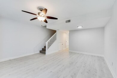 6359RiverwalkLane_05-2