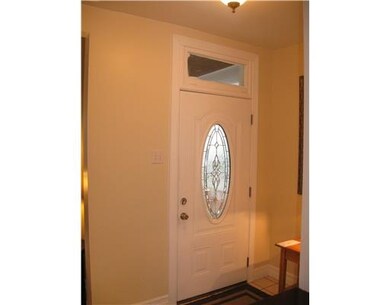 Entry/Foyer.