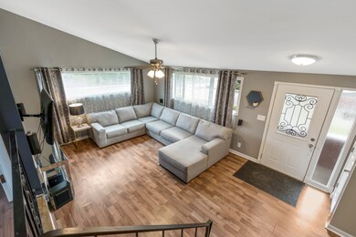 100 Pecos Cir, Carpentersville, IL 60110 - photo 2