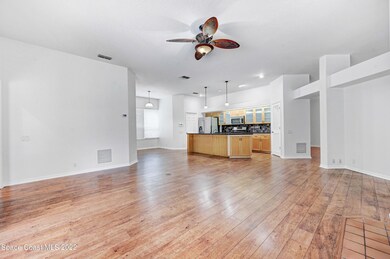 Family room/eat-in kitchen