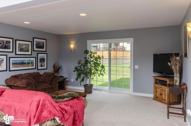 5679 Kenai Fjords Loop-large-005-Living