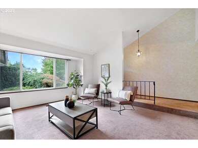 Living Room/Entrance