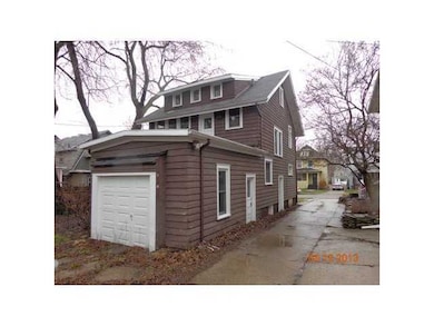 817 Bancroft Ct, Lansing, MI 48915 - photo 7