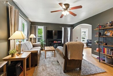 821 Washington St, Cedar Falls, IA 50613 - photo 6