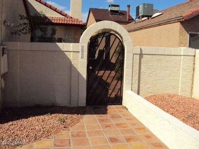 502 E Taro Ln, Phoenix, AZ 85024 - photo 3