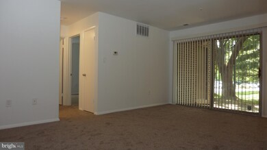 18420 Guildberry Dr unit 102, Gaithersburg, MD 20879 - photo 5