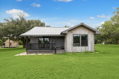 Guest House 1063 sf, 2 bed/2bath, kitchenette, Lau