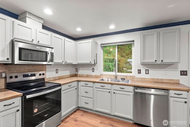 22634 Brookside Ct SE, Yelm, WA 98597 - photo 3