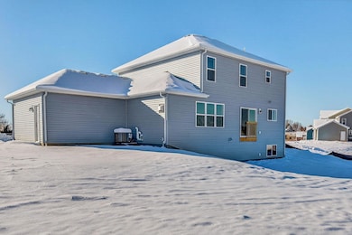 1760 Cardinal Ct, Mukwonago, WI 53149 - photo 3