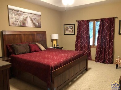 7904 SW 29th St, Topeka, KS 66614 - photo 4