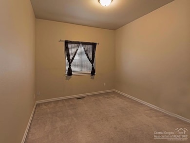 1223 NW 18th St, Redmond, OR 97756 - photo 7