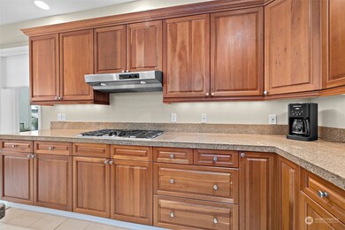 658 Glen St unit 102, Edmonds, WA 98020 - photo 6