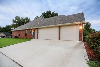 3704 SW Sandstone Ave, Bentonville, AR 72712 - photo 4