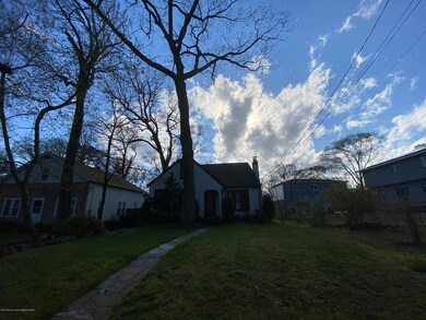 208 Woodcrest Rd, Oakhurst, NJ 07755 - photo 3