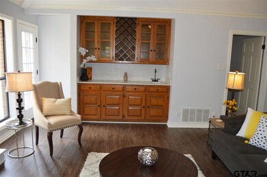 201 201 Heritage Cir, Tyler, TX 75703 - photo 3