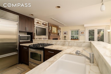 432 E 85th St unit 1R, New York, NY 10028 - photo 3