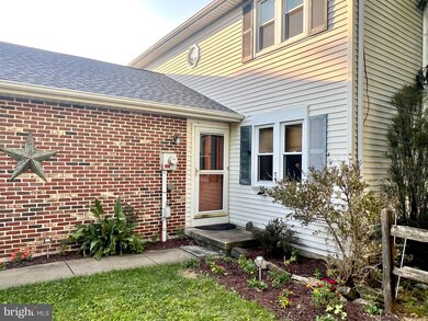 405 Washington Blvd, Womelsdorf, PA 19567 - photo 3