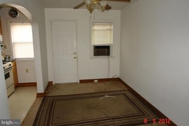 2950 Edgecombe Cir N, Baltimore, MD 21215 - photo 2
