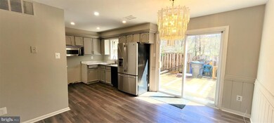 2523 Windbreak Dr, Alexandria, VA 22306 - photo 2