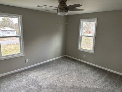 404 Horton St, Decherd, TN 37324 - photo 6