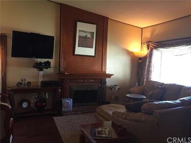 Living Room - Beautiful Fireplace and Mantle