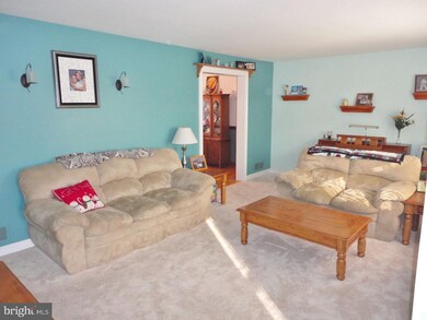 7 Oakwood Ct, Newark, DE 19702 - photo 2