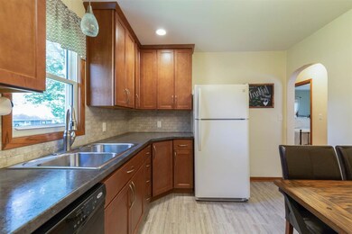 1716 Grand Blvd, Cedar Falls, IA 50613 - photo 7