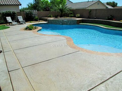 Swimming Pool/Hot Tub/Sauna.