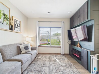 2560 E Meadowside Place, Sioux Falls, SD 57108 - photo 7