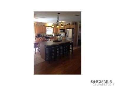 Living to kitchen