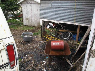 614 Hemlock St, Kodiak, AK 99615 - photo 2