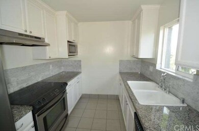 Kitchen, Granite Counters, Stainless Steel Applian
