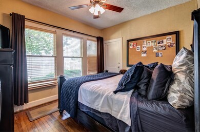 802 Columbia St unit 2, Houston, TX 77007 - photo 4