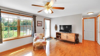 462 Falls Rd, Shelburne, VT 05482 - photo 5