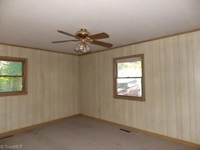 148 W Edgewood Cir, Asheboro, NC 27205 - photo 6