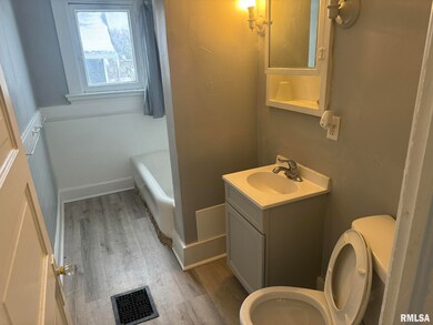 1421 Grand Ave unit 2, Davenport, IA 52803 - photo 7