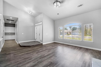 261 W Chennault Ave, Clovis, CA 93611 - photo 7