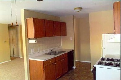 267 Regency Park Dr, Agawam, MA 01001 - photo 5